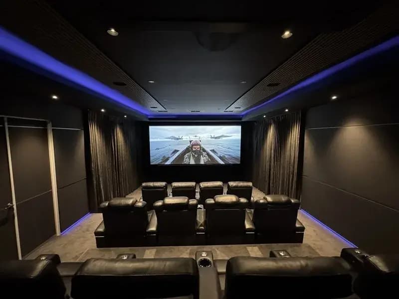 Cinema Projector Screens